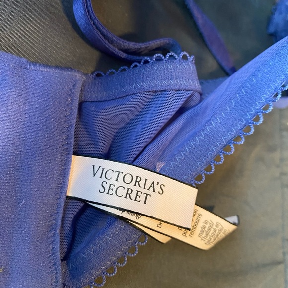 Blue Victoria’s Secret bra - Picture 6 of 7